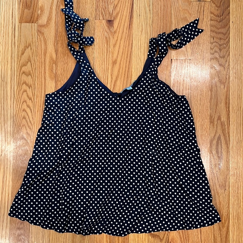 Fun and flirty Pokadot top